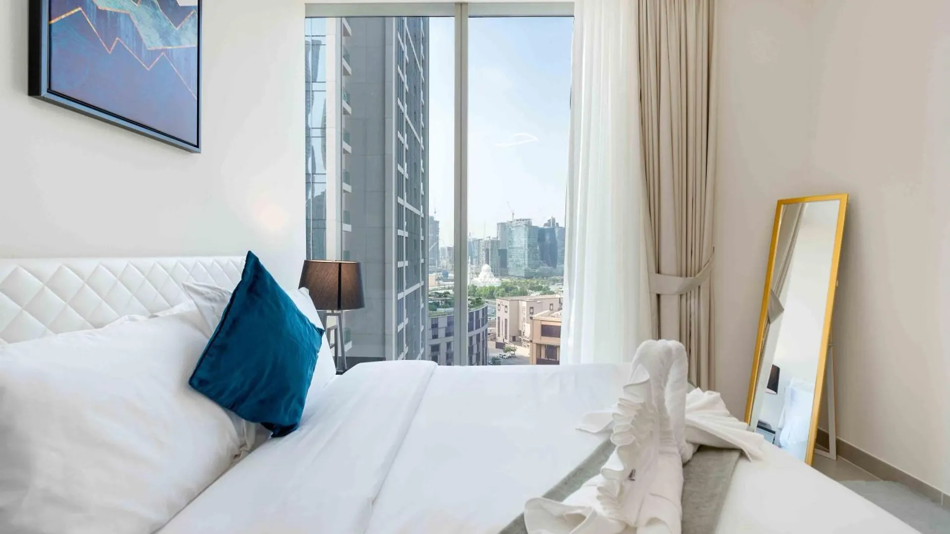 Elegant Escapes - 3B In Heart Of Downtown, Forte Dubai Apartment